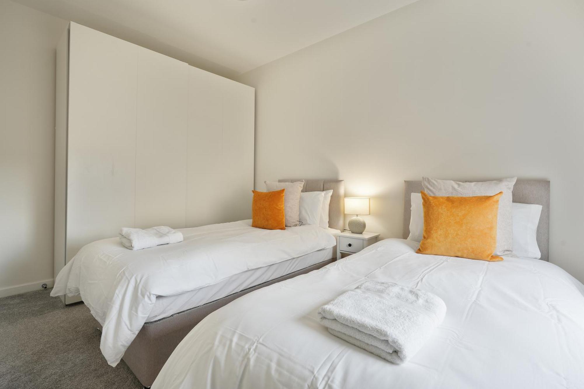 Mersey Way, Spacious 3 Bed Home, Close To Sheffield City Centre & Free Driveway Parking - Perfect For Workers, Groups & Families - Hosted By Stay Host Save Dış mekan fotoğraf