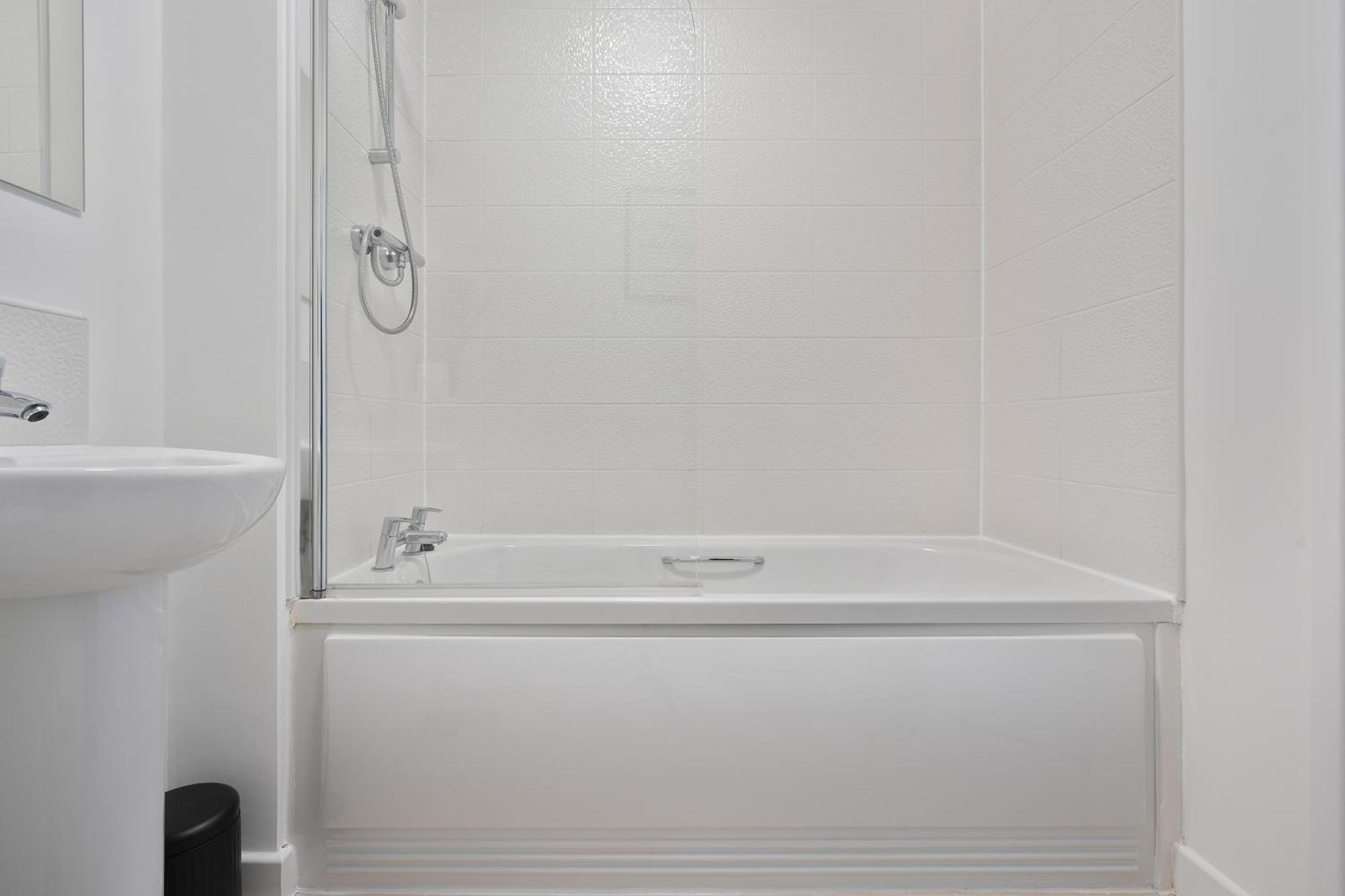 Mersey Way, Spacious 3 Bed Home, Close To Sheffield City Centre & Free Driveway Parking - Perfect For Workers, Groups & Families - Hosted By Stay Host Save Dış mekan fotoğraf