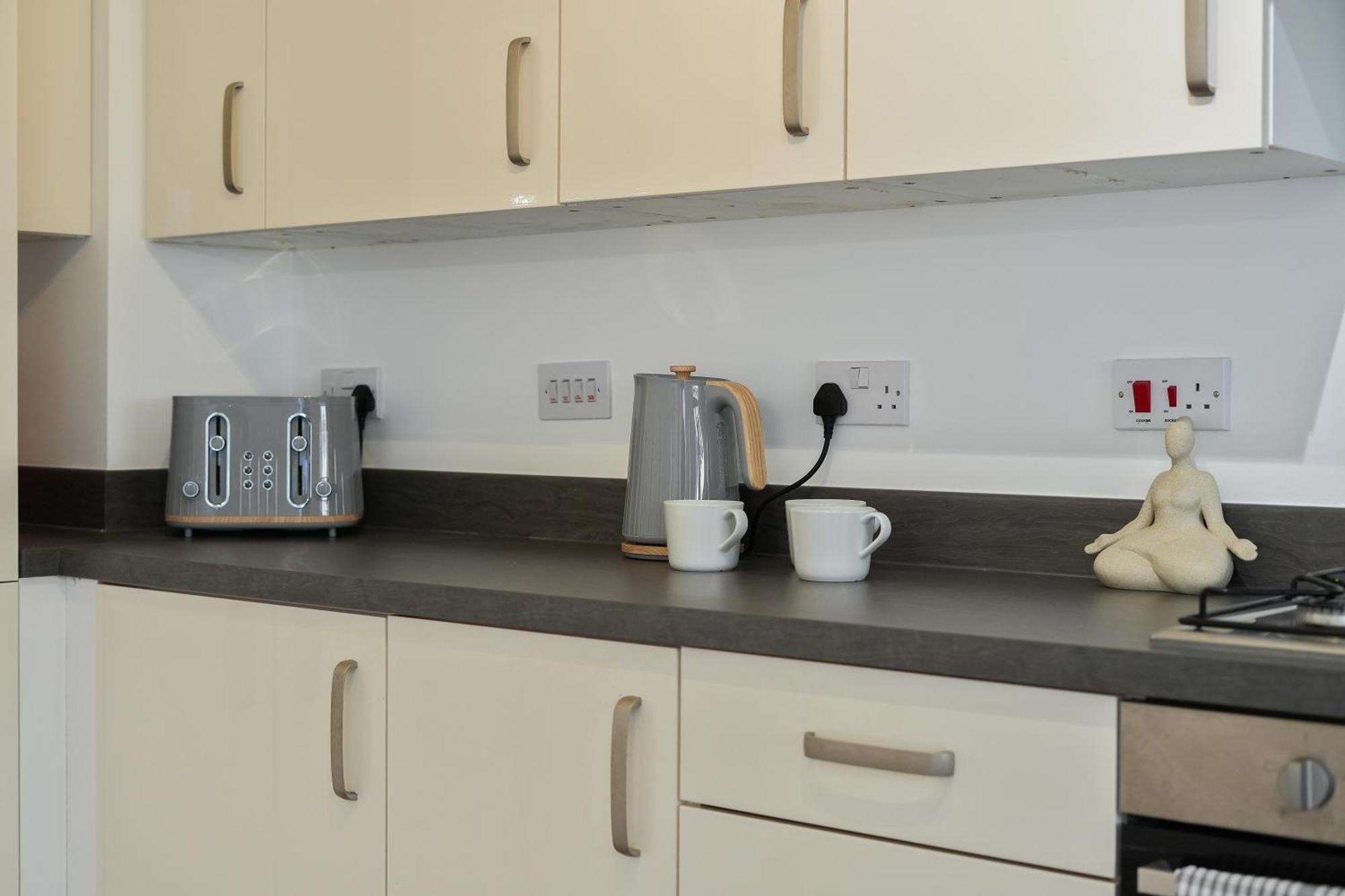 Mersey Way, Spacious 3 Bed Home, Close To Sheffield City Centre & Free Driveway Parking - Perfect For Workers, Groups & Families - Hosted By Stay Host Save Dış mekan fotoğraf